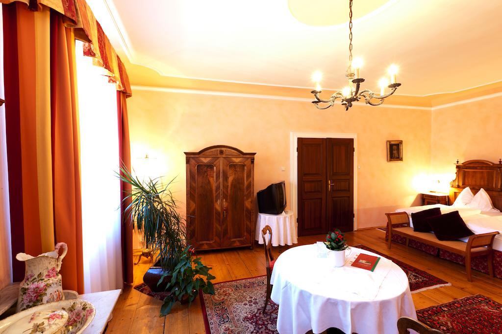 Gasthof Braeuer - Familie Eibensteiner Weißkirchen in Steiermark Dış mekan fotoğraf